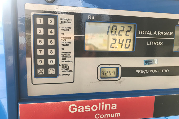 Preço do litro da gasolina já chega a R$ 4,259 em postos de combustíveis de Brumado
