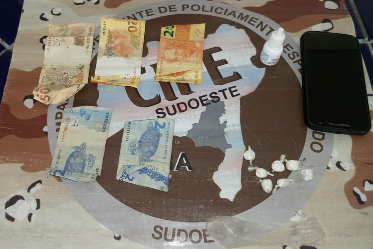 Brumado: Cipe Sudoeste apreende drogas, celular e dinheiro no Esconso