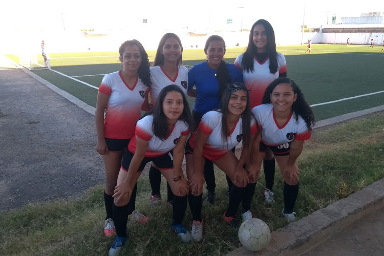 Atletas do futebol feminino de Brumado passarão por peneira em São Paulo visando a Seleção Brasileira