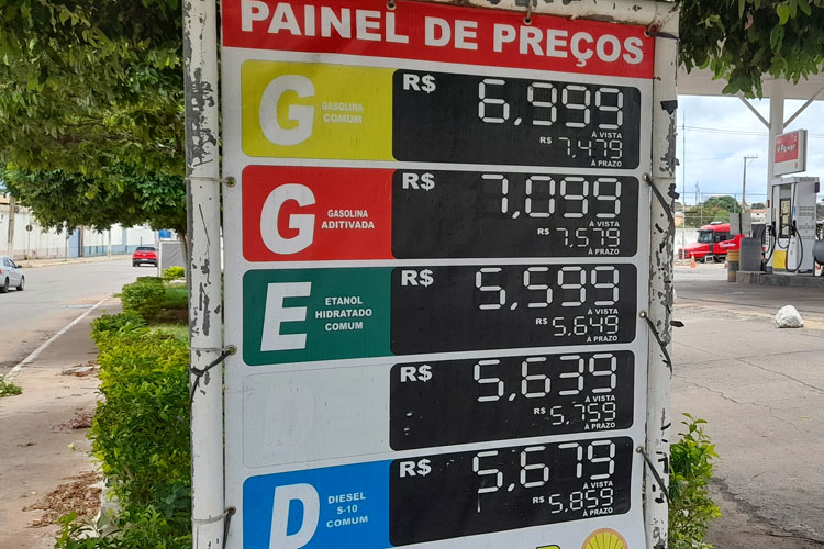 Gasolina começa a ser reajustada em Brumado; valor médio entre R$ 6,85 e R$ 6,99