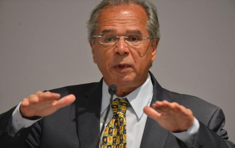 Paulo Guedes defende travar outros gastos se auxílio emergencial for renovado