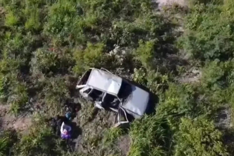Duas pessoas morrem e duas ficam gravemente feridas após carro capotar em São Desidério