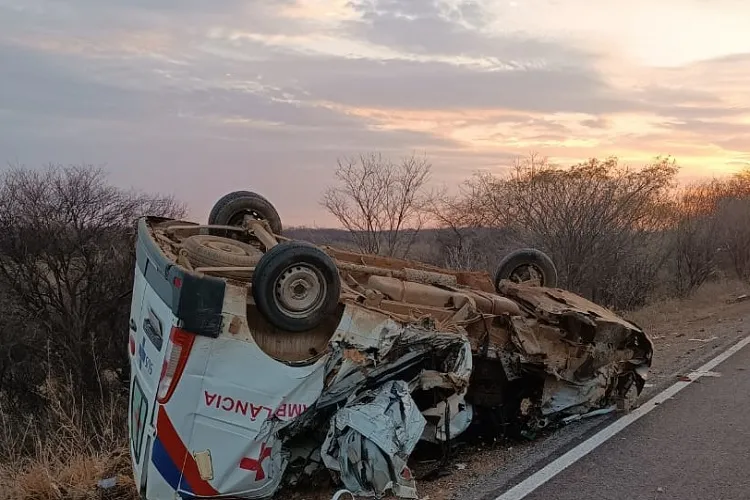 Motorista de ambulância morre em acidente na BR-030 em Palmas de Monte Alto