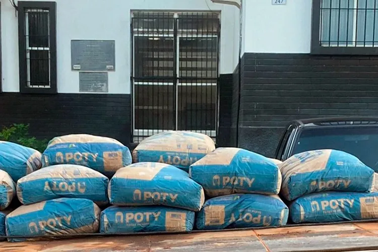 Ajudante é preso após furtar materiais de obra em Livramento de Nossa Senhora