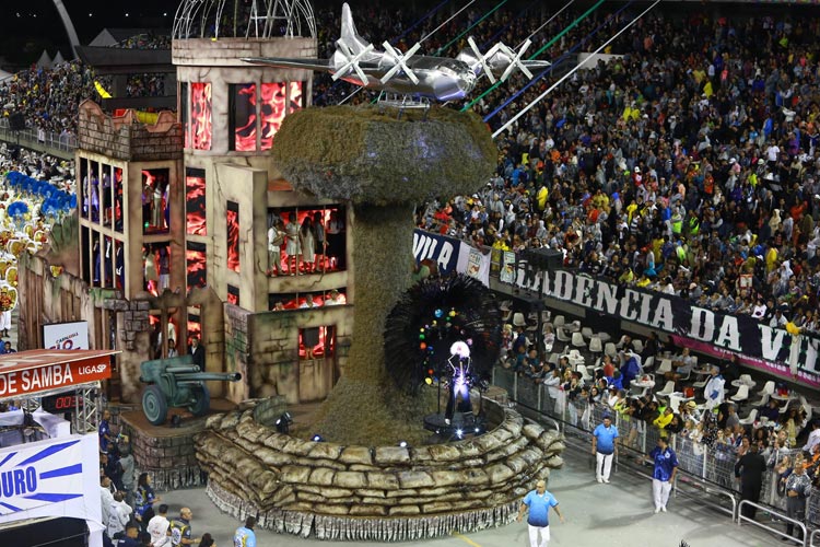 Águia de Ouro sagra-se campeã do Carnaval de São Paulo