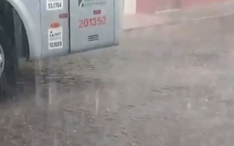 Chuva de granizo surpreende moradores das cidades de Brejolândia e Vitória da Conquista