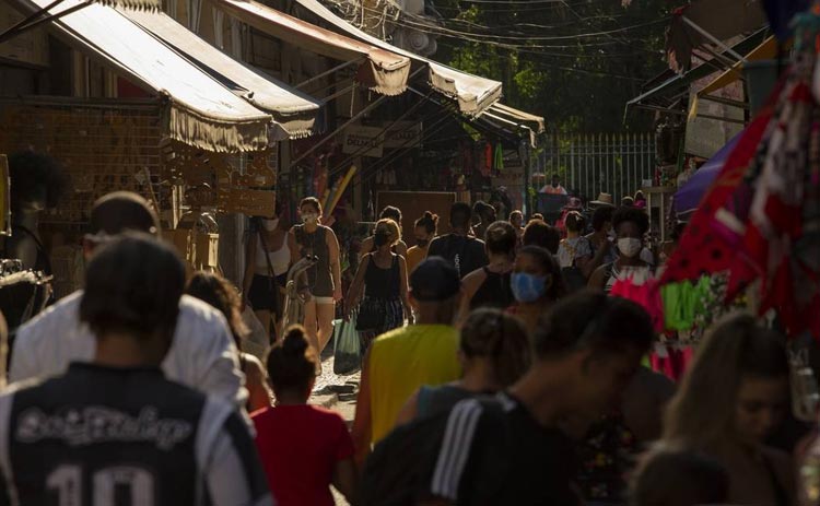 Cientistas identificam no Rio de Janeiro nova linhagem do coronavírus