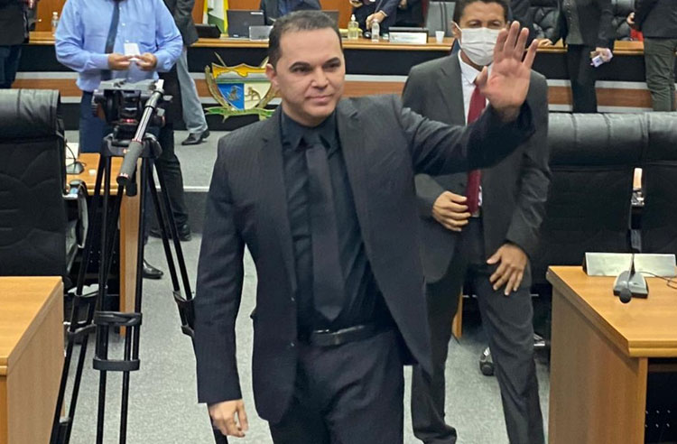 Deputado perde mandato por quebra de decoro após 27 anos em Roraima
