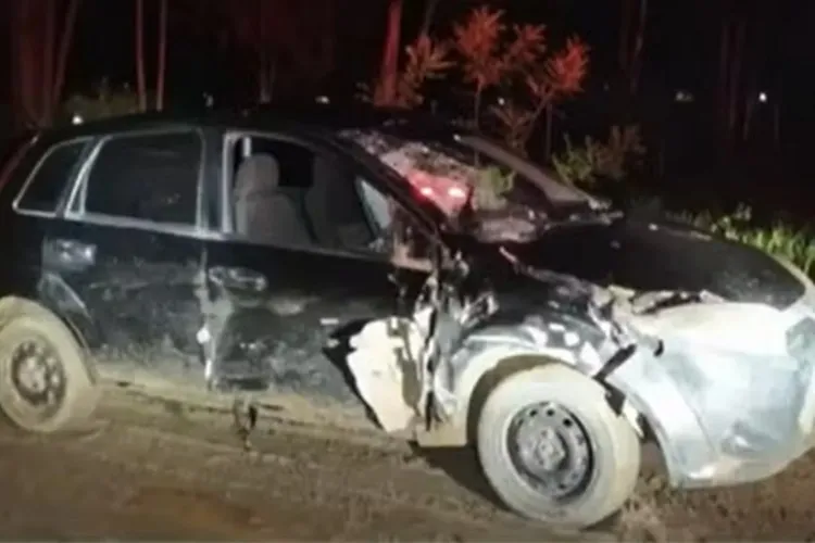 Homem de 20 anos morre após colidir motocicleta com carro em Vitória da Conquista