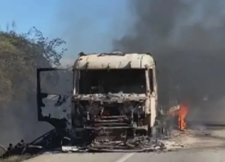 Motorista e mulher grávida saem ilesos após caminhão pegar fogo em Cândido Sales