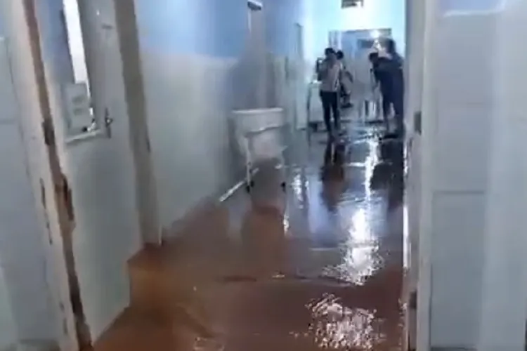 Tempestade alaga Hospital Municipal de Brumado