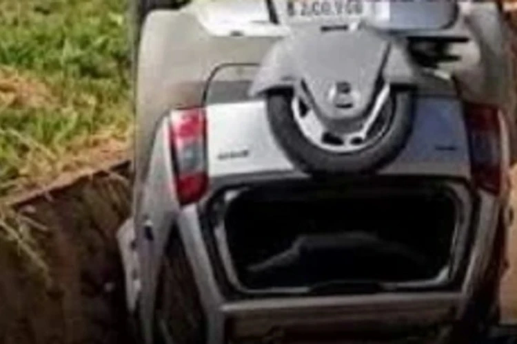 Pedreiro morre após carro cair em canal no centro de Maetinga