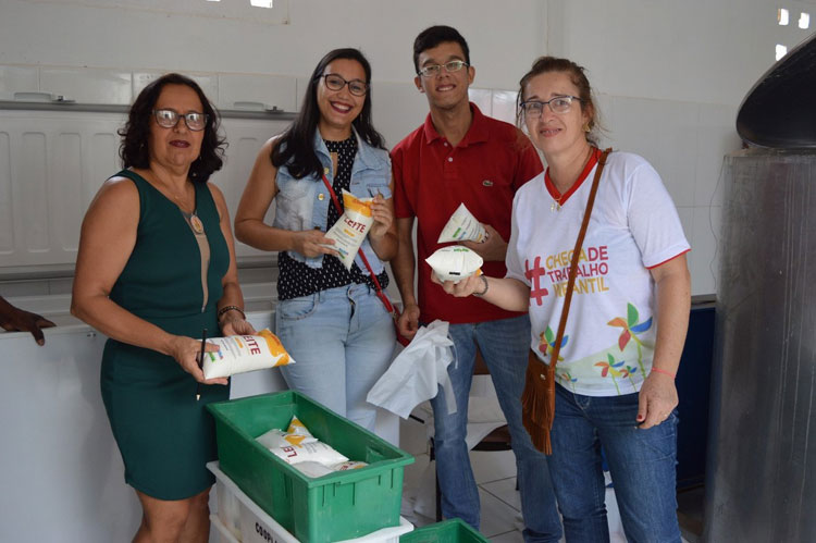 Prefeitura inicia distribuição de leite em Caculé