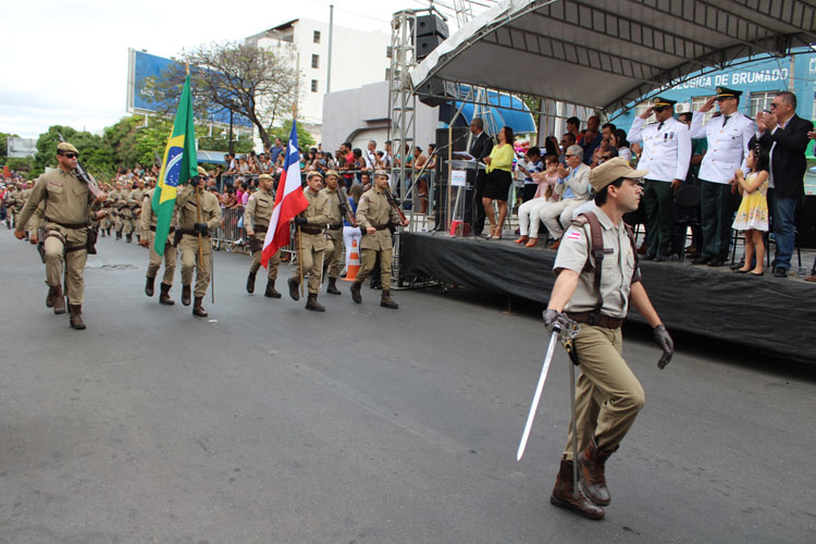 Desfile cívico militar marca as celebrações do 7 de Setembro em Brumado