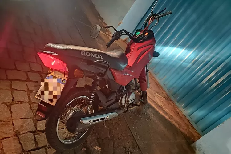 Polícia Militar age rápido e recupera motocicleta roubada em Caculé