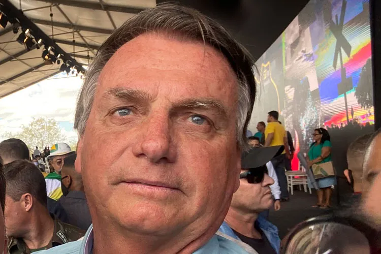 Jair Bolsonaro convoca manifestação e pede que apoiadores não levem cartazes