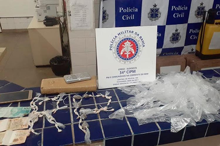 Brumado: Dois suspeitos de tráfico de drogas são presos no Bairro Malhada Branca