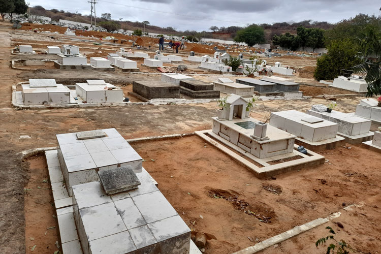 Brumado/BA: Homem compra sepultura e não pode ser sepultado; família cobra medida da prefeitura