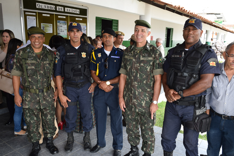 Guarda Municipal e Bombeiros Civis recepcionam comandante do Exército em visita a Brumado