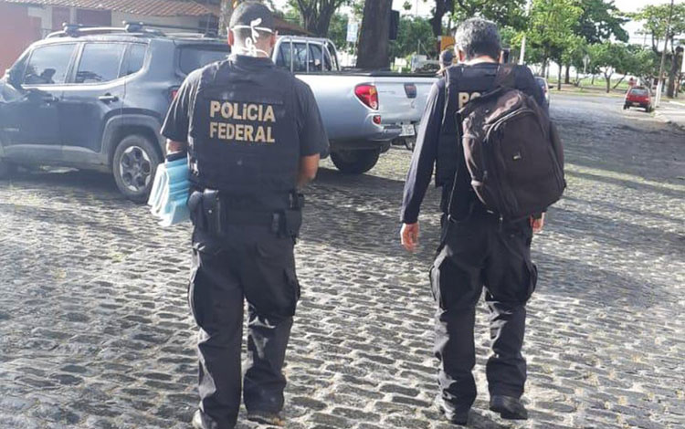 Polícia Federal cumpre mandados em Ilhéus contra advogado investigado por retenção de autos processuais