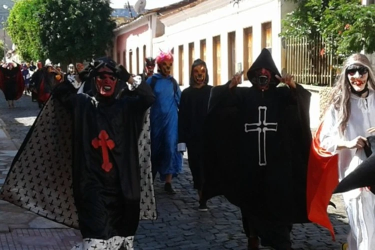 Macaúbas orienta uso de máscaras e consumo de álcool no Carnaval 2026