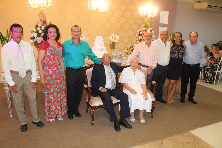 Brumado: Família Pereira celebra bodas de brilhante dos patriarcas Arthur e Lindaura