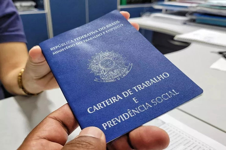 Brasil gera 278 mil vagas com carteira assinada em agosto