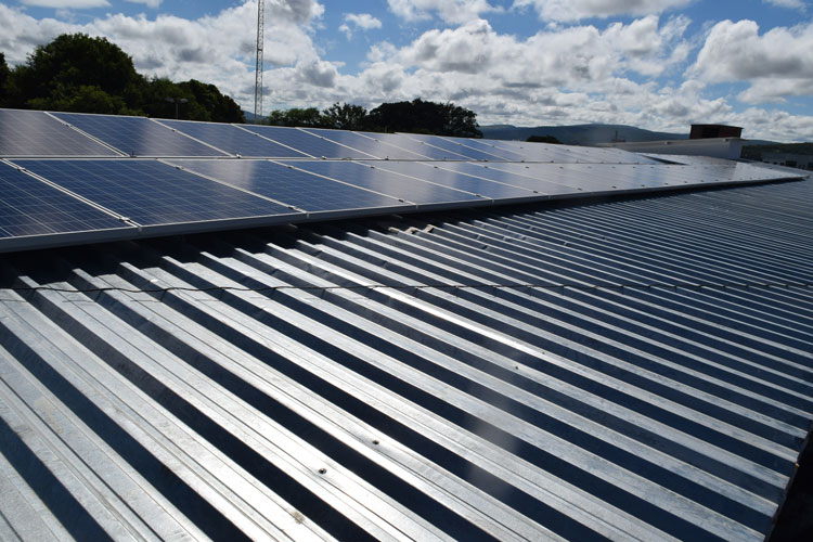 Caixa vai financiar compra de placas solares para residências