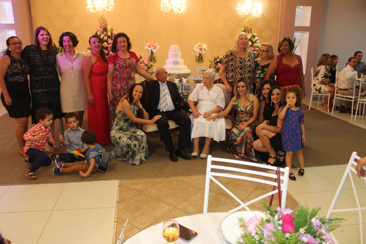 Brumado: Família Pereira celebra bodas de brilhante dos patriarcas Arthur e Lindaura