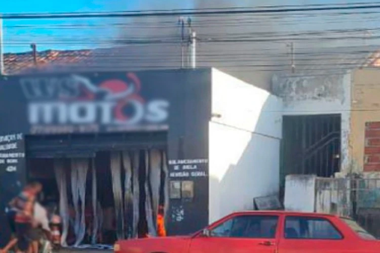 Incêndio atinge oficina de motocicletas em Brumado