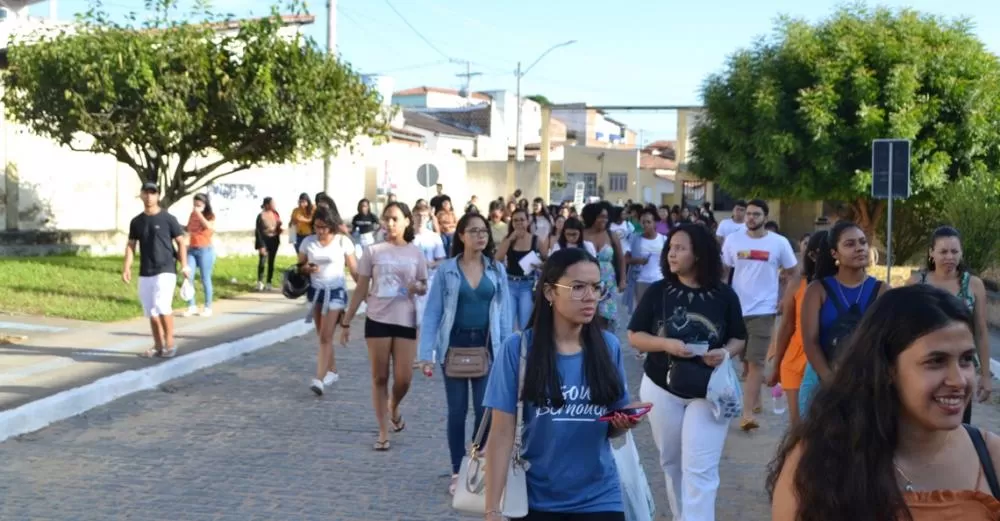 7400 candidatos realizaram as provas do Vestibular Uesb 2023 neste domingo (05)