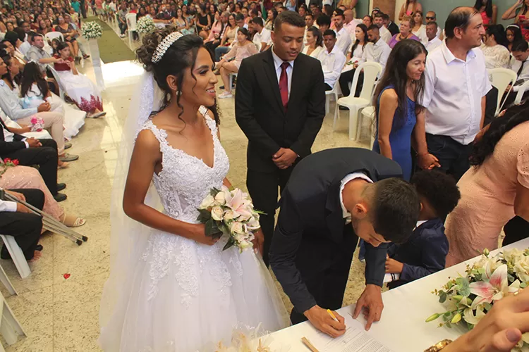 Projeto Casar Legal da Uneb oficializou 51 casais mediante casamento coletivo em Brumado