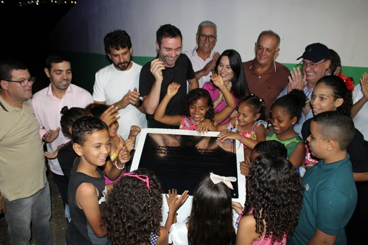 Brumado: Prefeitura inaugura pavimentação asfáltica e iluminação de Led no Brisas