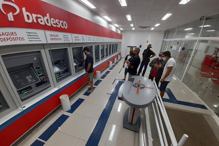 Bradesco reabre agência em Brumado após funcionário testar positivo para Covid-19