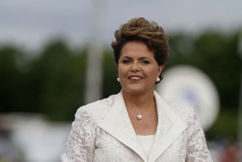 CNT: Dilma Rousseff tem 43,7% dos votos mas também maior rejeição