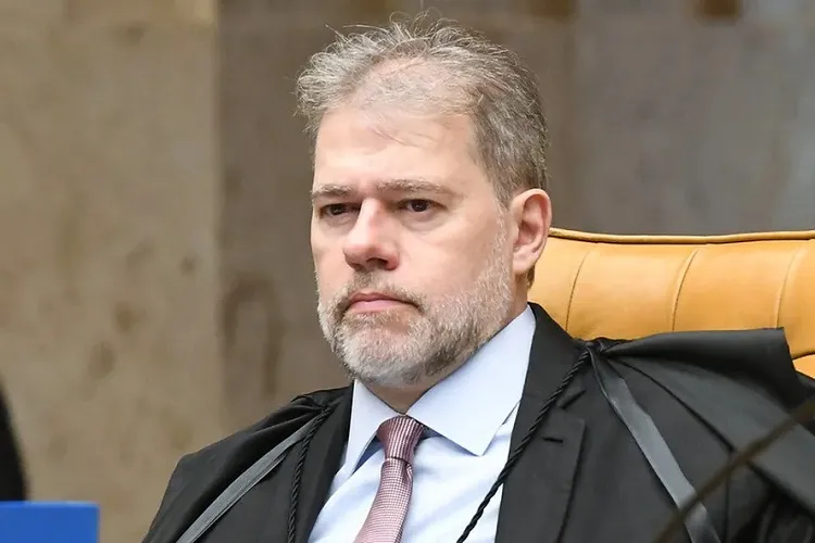 Dias Toffoli anula provas de acordo e diz que prisão de Lula foi 'erro histórico'