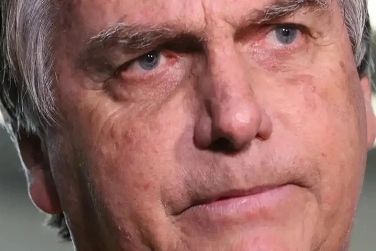 Alexandre de Moraes autoriza internação e cirurgia do ex-presidente Jair Bolsonaro