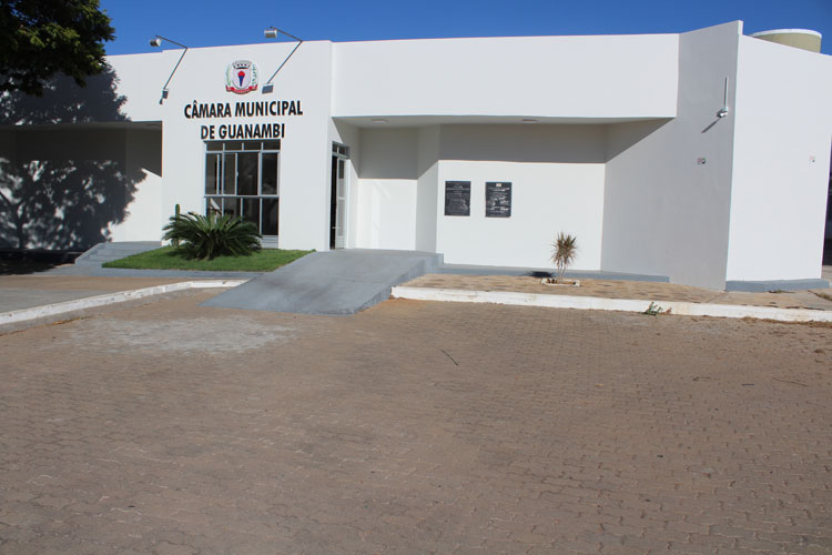TCM multa ex-presidente da Câmara de Guanambi em R$ 5 mil e manda devolver mais de R$ 58 mil