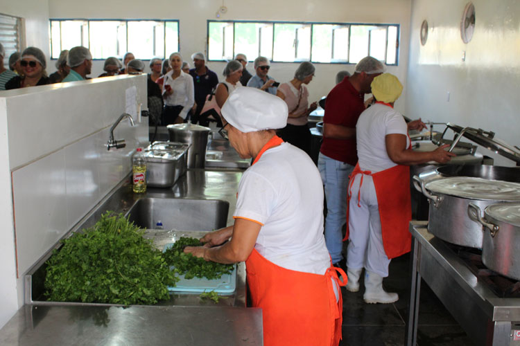 Municípios do Alto Sertão estudam modelo de escola de tempo integral de Brumado