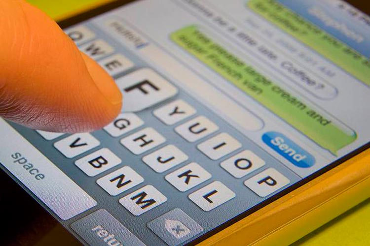 Coronavírus: Governo Federal vai enviar SMS contra aglomerações durante a pandemia