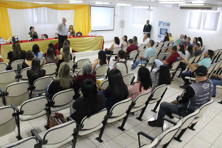 Municípios do Alto Sertão estudam modelo de escola de tempo integral de Brumado