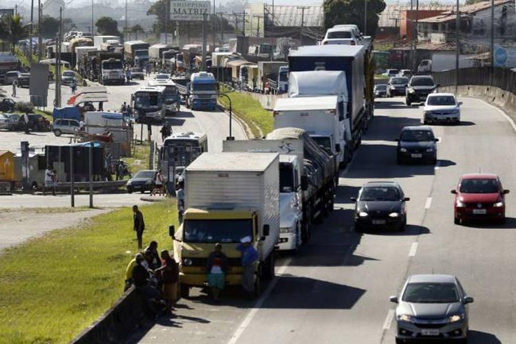 Caminhoneiros planejam nova paralisação para fevereiro