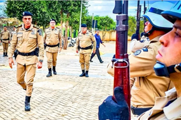 Comandante-Geral visita Brumado e participa de cerimônia com tropa do 24° BPM