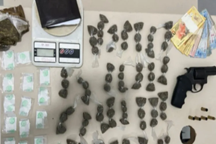 80ª CIPM apreende drogas e arma em Cândido Sales