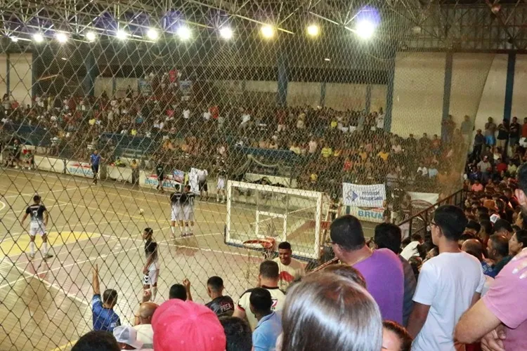 Sexta-feira quente na semifinal da Copa Brahma de Futsal em Brumado