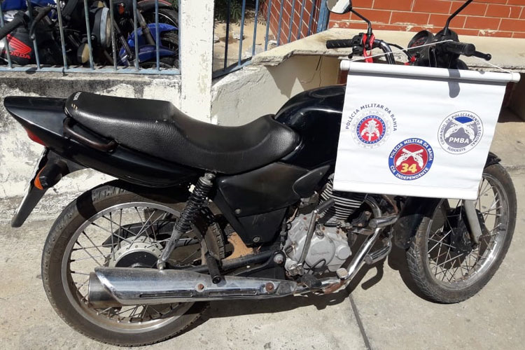 Motocicleta adulterada é apreendida pela polícia no Bairro Esconso em Brumado