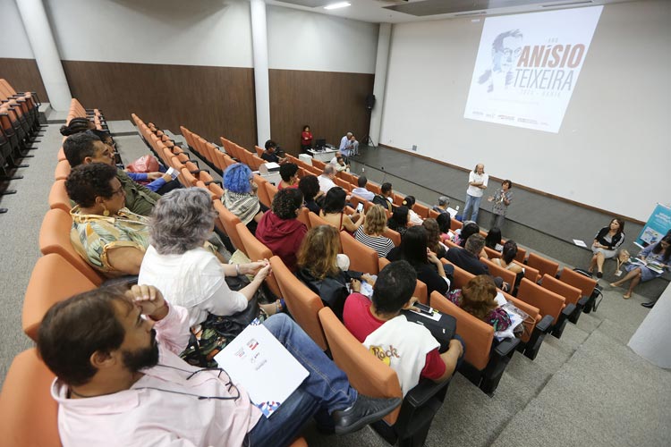 Caetité: Caravana homenageia legado de Anísio Teixeira