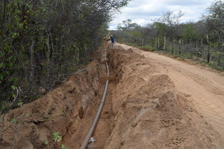 Coelba conclui instalação de energia e Embasa inicia canalização de água no presídio em Brumado