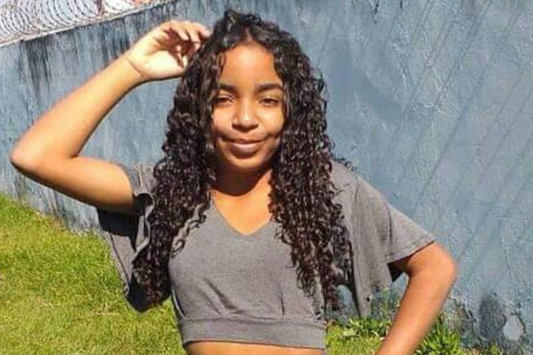 Estudante de 16 anos morta por coronavírus após dar à luz reclamava de falta de ar