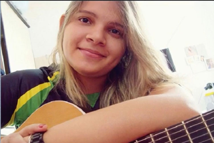 Covid-19: Cantora e compositora Lanna Rizzi morre aos 26 anos em Vitória da Conquista